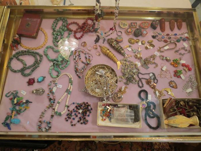 Vintage jewelry and smalls from a Logan Square estate